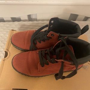 Dr. Marten Red Maelly Canvas Women's Ankle Cherry Size 6 Euc Boots/Booties